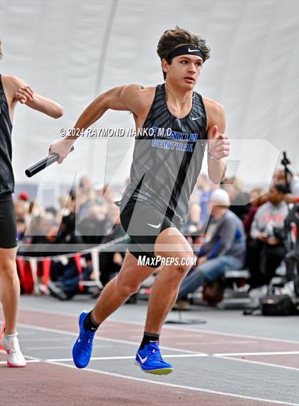 Thumbnail 2 in Red Devil Classic (4 x 800 Meter Relay)  photogallery.