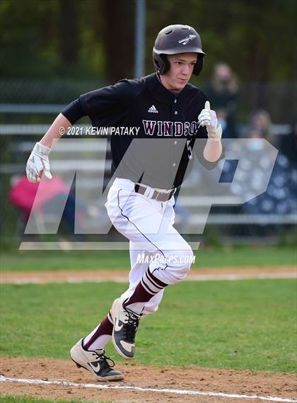 Thumbnail 2 in Windsor @ East Catholic photogallery.