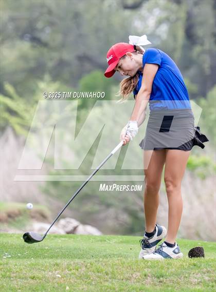 Thumbnail 1 in UIL Golf Girls 5A Region 4 District 25 Tournament photogallery.