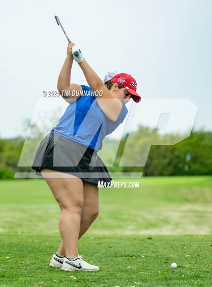 Thumbnail 2 in UIL Golf Girls 5A Region 4 District 25 Tournament photogallery.