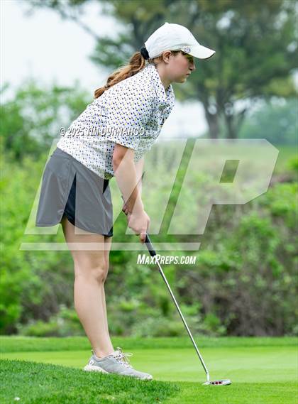 Thumbnail 2 in UIL Golf Girls 5A Region 4 District 25 Tournament photogallery.
