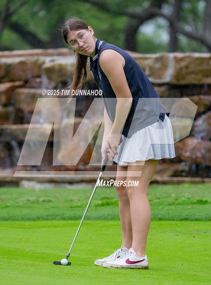 Thumbnail 3 in UIL Golf Girls 5A Region 4 District 25 Tournament photogallery.