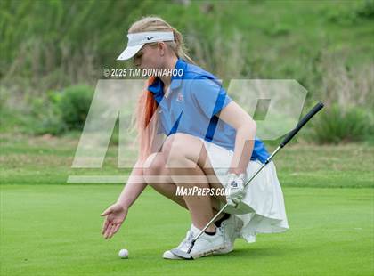 Thumbnail 2 in UIL Golf Girls 5A Region 4 District 25 Tournament photogallery.
