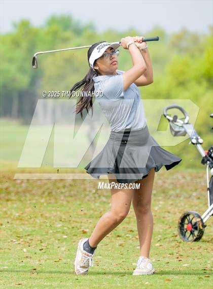 Thumbnail 2 in UIL Golf Girls 5A Region 4 District 25 Tournament photogallery.