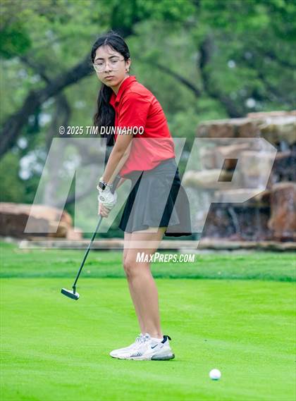 Thumbnail 2 in UIL Golf Girls 5A Region 4 District 25 Tournament photogallery.