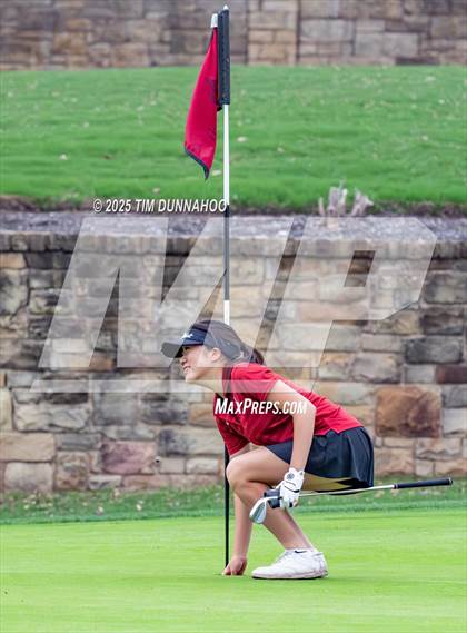 Thumbnail 2 in UIL Golf Girls 5A Region 4 District 25 Tournament photogallery.