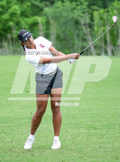 Thumbnail 2 in UIL Golf Girls 5A Region 4 District 25 Tournament photogallery.