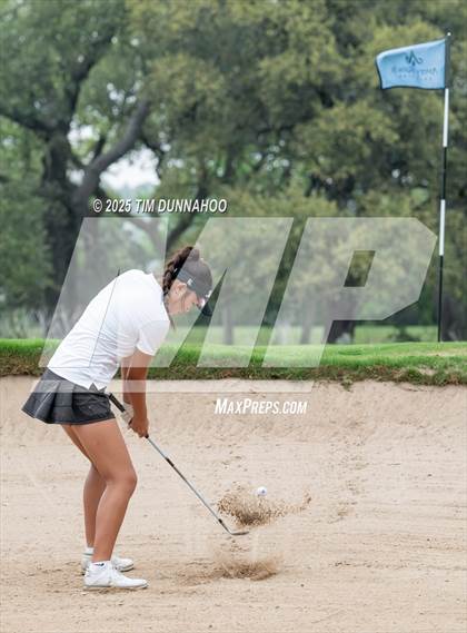 Thumbnail 1 in UIL Golf Girls 5A Region 4 District 25 Tournament photogallery.