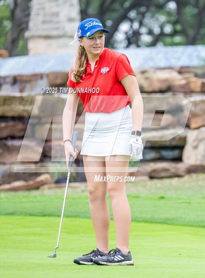 Thumbnail 2 in UIL Golf Girls 5A Region 4 District 25 Tournament photogallery.