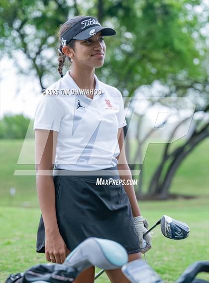 Thumbnail 2 in UIL Golf Girls 5A Region 4 District 25 Tournament photogallery.