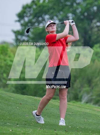 Thumbnail 1 in UIL Golf Girls 5A Region 4 District 25 Tournament photogallery.