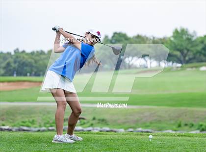 Thumbnail 1 in UIL Golf Girls 5A Region 4 District 25 Tournament photogallery.