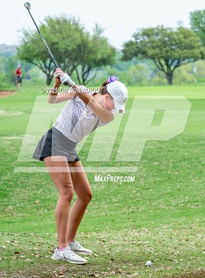 Thumbnail 2 in UIL Golf Girls 5A Region 4 District 25 Tournament photogallery.