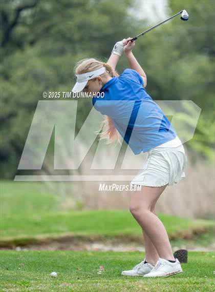Thumbnail 2 in UIL Golf Girls 5A Region 4 District 25 Tournament photogallery.