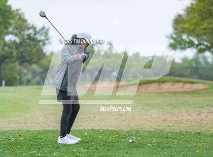 Thumbnail 2 in UIL Golf Girls 5A Region 4 District 25 Tournament photogallery.