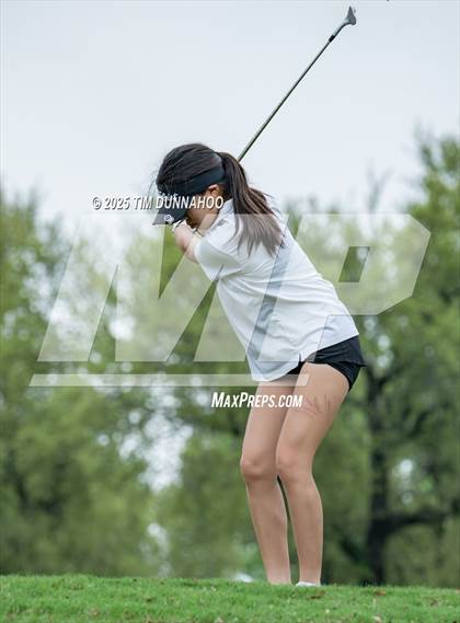 Thumbnail 2 in UIL Golf Girls 5A Region 4 District 25 Tournament photogallery.