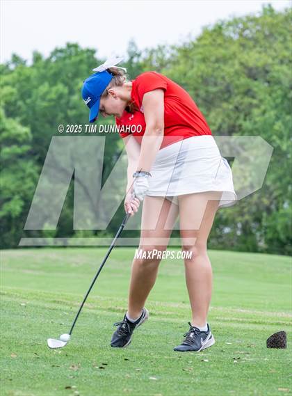 Thumbnail 2 in UIL Golf Girls 5A Region 4 District 25 Tournament photogallery.
