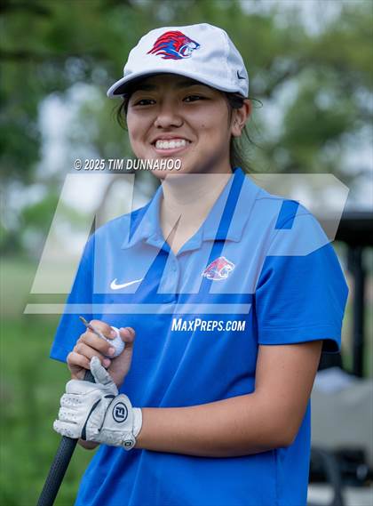 Thumbnail 1 in UIL Golf Girls 5A Region 4 District 25 Tournament photogallery.