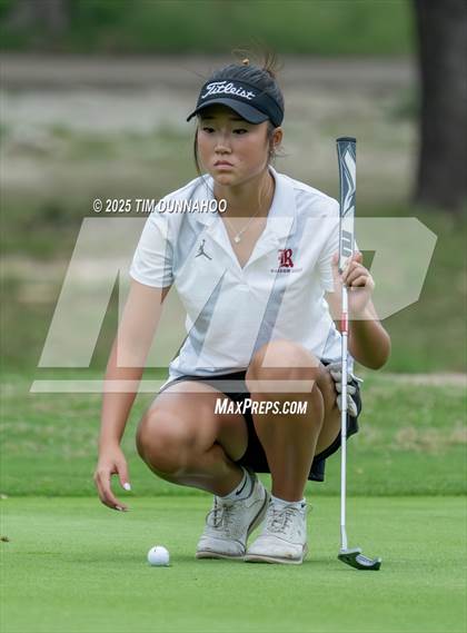 Thumbnail 1 in UIL Golf Girls 5A Region 4 District 25 Tournament photogallery.