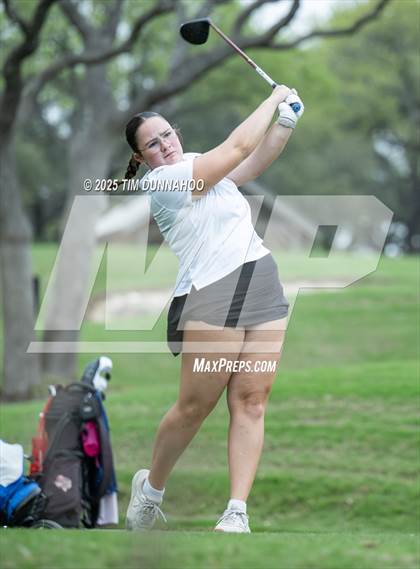 Thumbnail 2 in UIL Golf Girls 5A Region 4 District 25 Tournament photogallery.