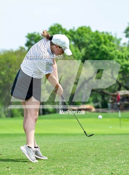 Thumbnail 1 in UIL Golf Girls 5A Region 4 District 25 Tournament photogallery.