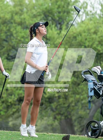 Thumbnail 1 in UIL Golf Girls 5A Region 4 District 25 Tournament photogallery.