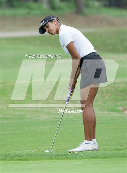 Thumbnail 3 in UIL Golf Girls 5A Region 4 District 25 Tournament photogallery.