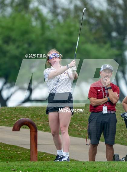 Thumbnail 1 in UIL Golf Girls 5A Region 4 District 25 Tournament photogallery.