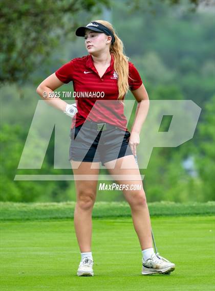 Thumbnail 1 in UIL Golf Girls 5A Region 4 District 25 Tournament photogallery.