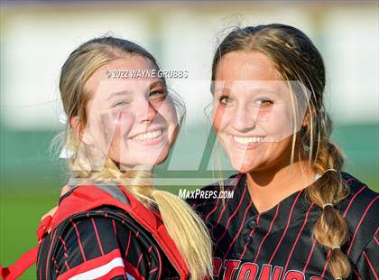 Thumbnail 3 in Hughes Springs vs. West Rusk (UIL 3A Region II Quarterfinal) photogallery.