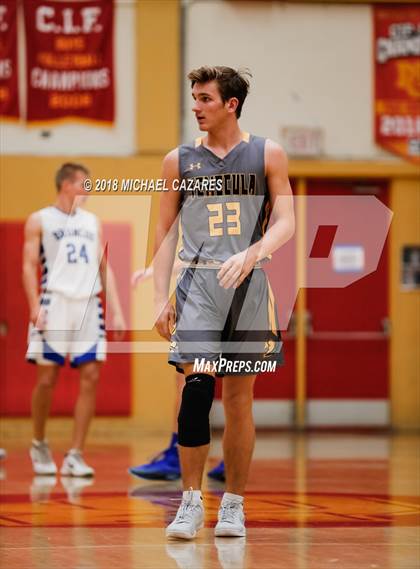 Thumbnail 3 in Temecula Valley vs. Rancho Bernardo (Holiday Hoops Classic) photogallery.