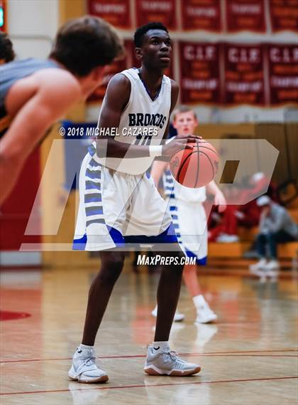Thumbnail 3 in Temecula Valley vs. Rancho Bernardo (Holiday Hoops Classic) photogallery.