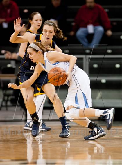 Thumbnail 1 in Notre Dame Academy vs Boone Co. (KHSAA Ninth Region Semifinal) photogallery.