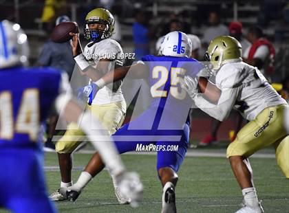 Thumbnail 1 in Muir @ Charter Oak photogallery.