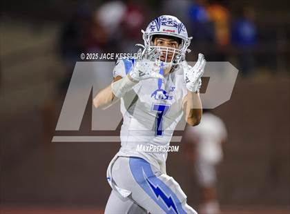 Thumbnail 2 in Fillmore vs. Santa Paula photogallery.