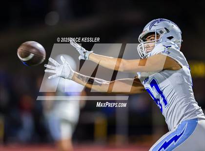 Thumbnail 1 in Fillmore vs. Santa Paula photogallery.