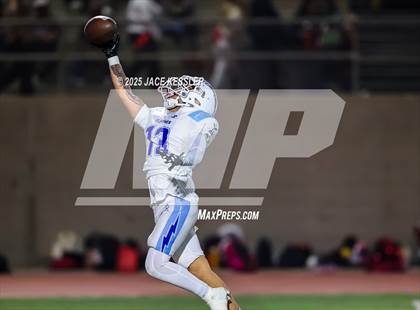 Thumbnail 2 in Fillmore vs. Santa Paula photogallery.