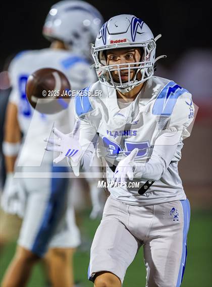 Thumbnail 2 in Fillmore vs. Santa Paula photogallery.