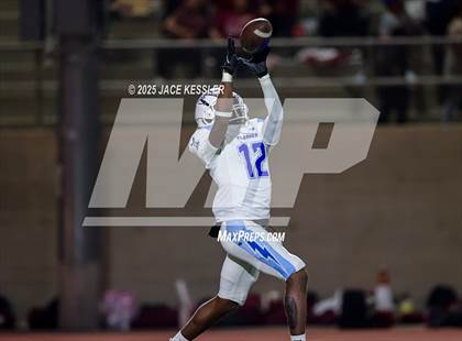 Thumbnail 3 in Fillmore vs. Santa Paula photogallery.