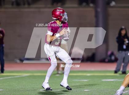 Thumbnail 1 in Fillmore vs. Santa Paula photogallery.