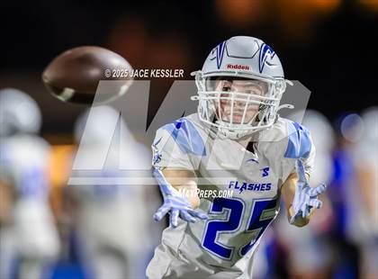 Thumbnail 1 in Fillmore vs. Santa Paula photogallery.