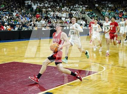 Thumbnail 1 in Fossil Ridge vs Denver East (CHSAA 6A Fine) photogallery.