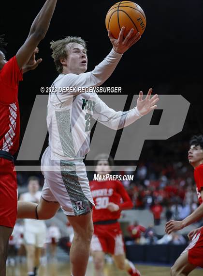 Thumbnail 1 in Fossil Ridge vs Denver East (CHSAA 6A Fine) photogallery.