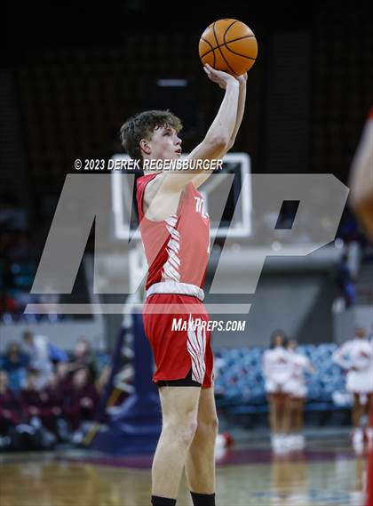 Thumbnail 2 in Fossil Ridge vs Denver East (CHSAA 6A Fine) photogallery.