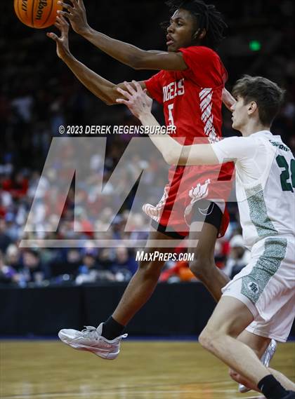 Thumbnail 1 in Fossil Ridge vs Denver East (CHSAA 6A Fine) photogallery.