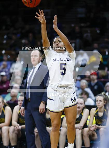 Thumbnail 1 in Green Mountain vs Mullen (CHSAA 4A Final 4) photogallery.
