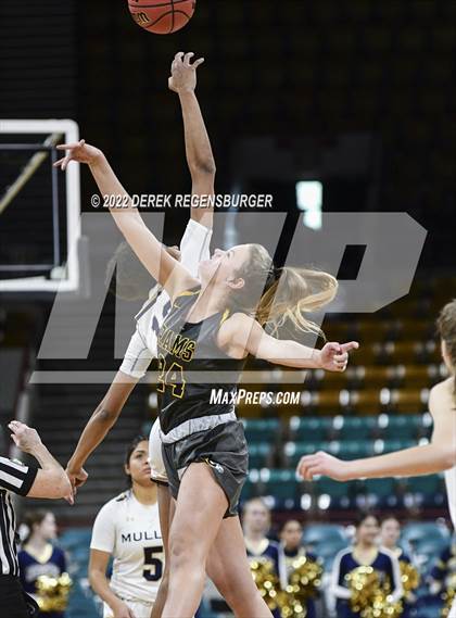Thumbnail 2 in Green Mountain vs Mullen (CHSAA 4A Final 4) photogallery.