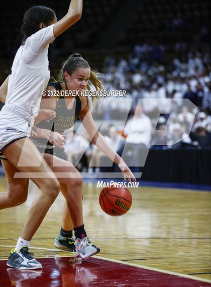 Thumbnail 2 in Green Mountain vs Mullen (CHSAA 4A Final 4) photogallery.