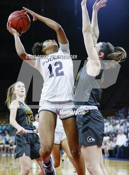 Thumbnail 2 in Green Mountain vs Mullen (CHSAA 4A Final 4) photogallery.
