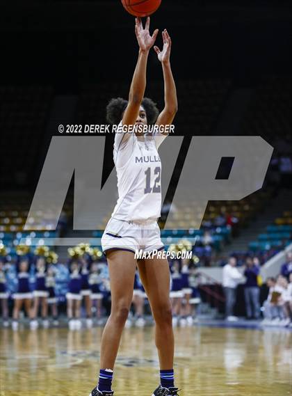 Thumbnail 2 in Green Mountain vs Mullen (CHSAA 4A Final 4) photogallery.